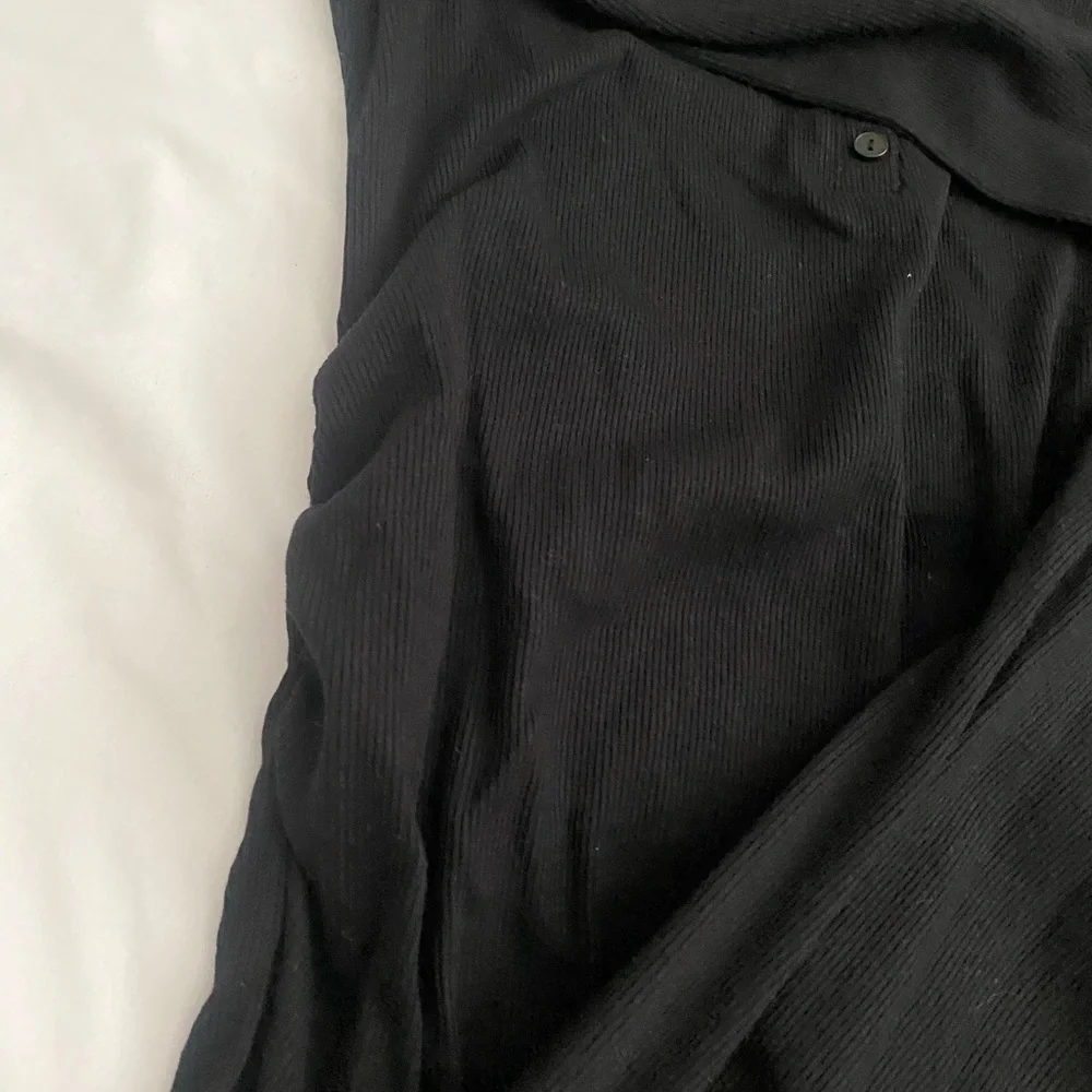 Old Navy Black Maternity Top - Picture 2 of 3